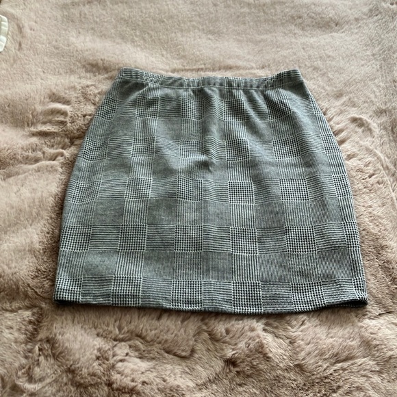 PAPAYA CHECKED MINI SKIRT JUNIORS SIZE S - Picture 1 of 5